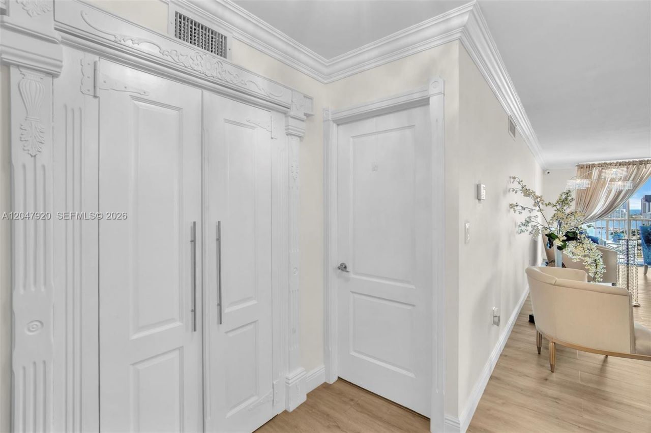2851 NE 183rd St, Unit 1811-15 E, Aventura, FL 33160 Photo