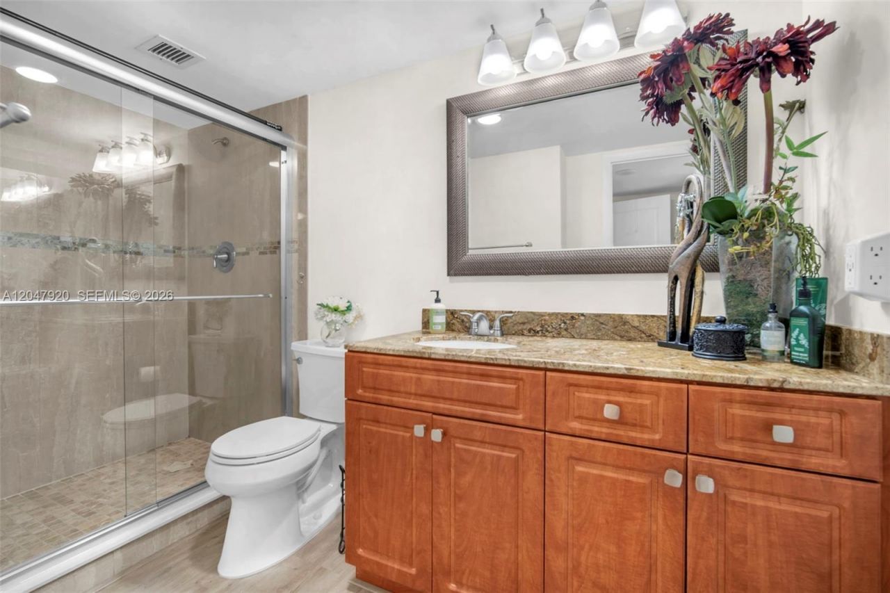 2851 NE 183rd St, Unit 1811-15 E, Aventura, FL 33160 Photo