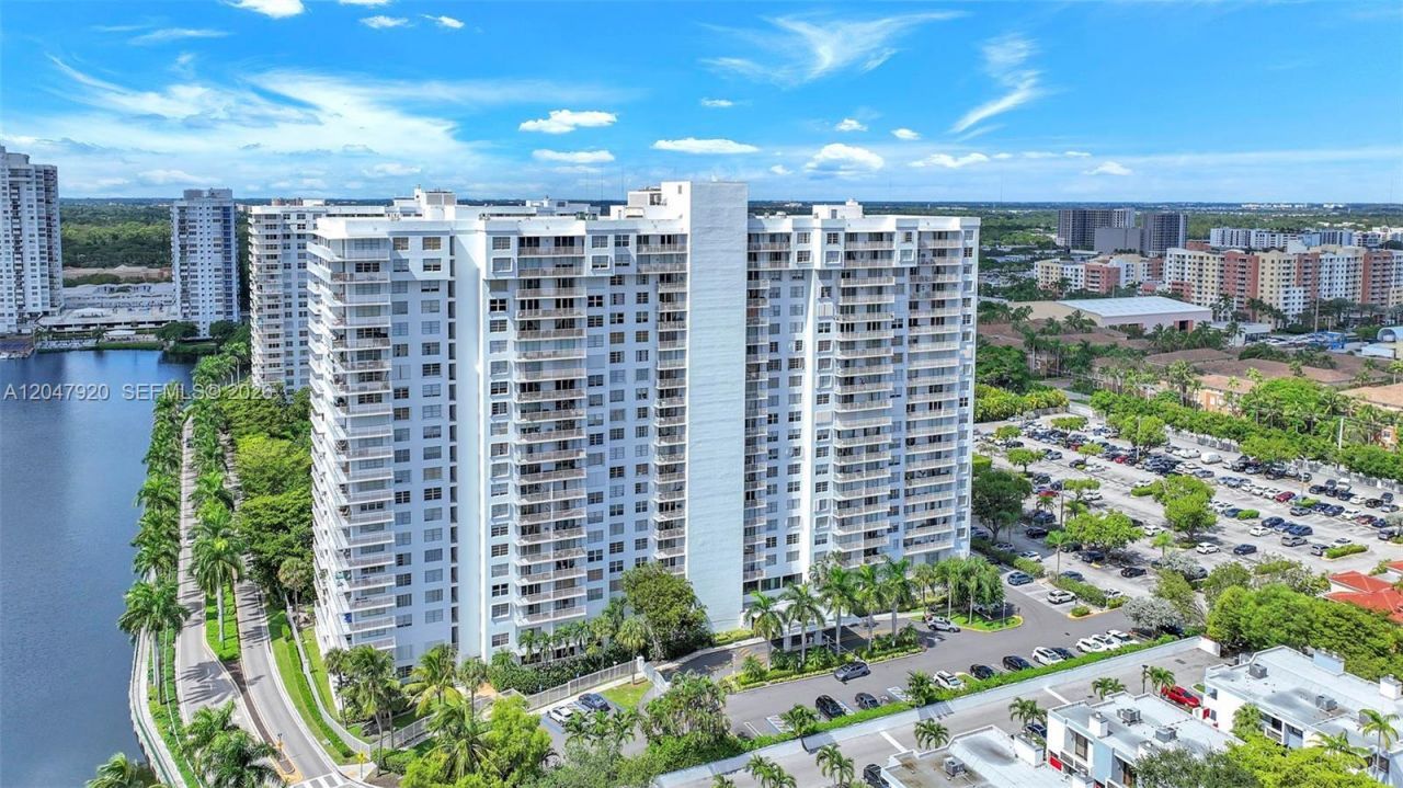 2851 NE 183rd St, Unit 1811-15 E, Aventura, FL 33160 Photo