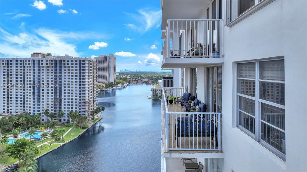 2851 NE 183rd St, Unit 1811-15 E, Aventura, FL 33160 Photo