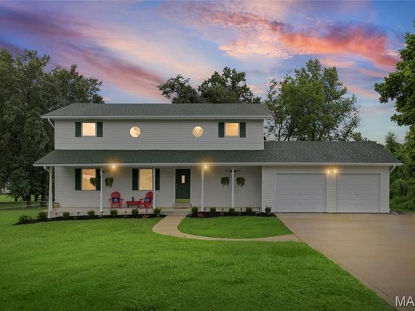 2404 Stoney Brook Drive , O'Fallon, MO 63368