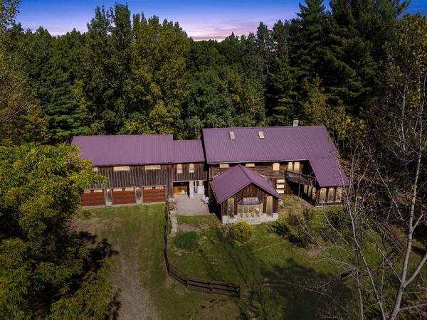 51181 Green Island Road, Miles, IA 52064