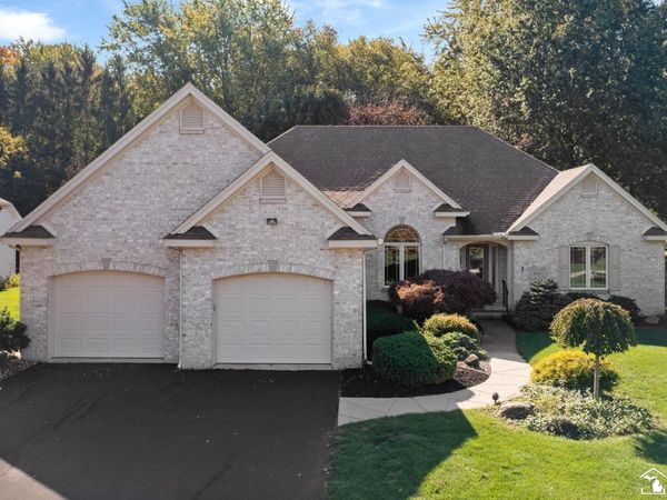 4263 Deerfield Woods Drive, Lambertville, MI 48144