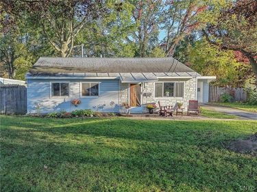 15 Devonshire Road, Syracuse, NY 13212