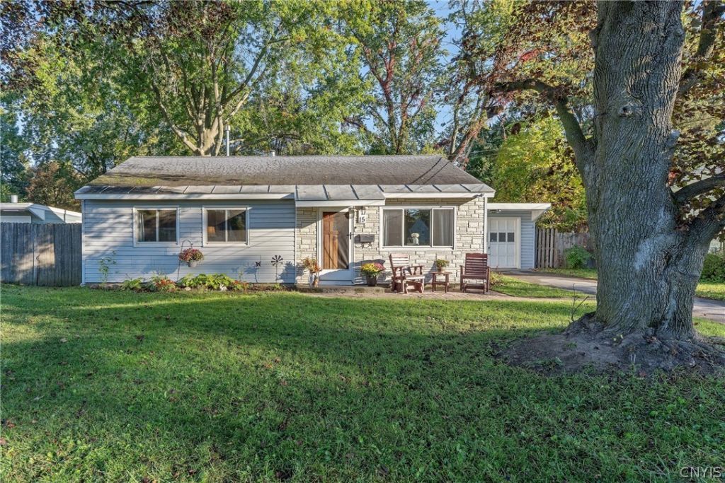 15 Devonshire Road , Syracuse, NY 13212 Main Photo