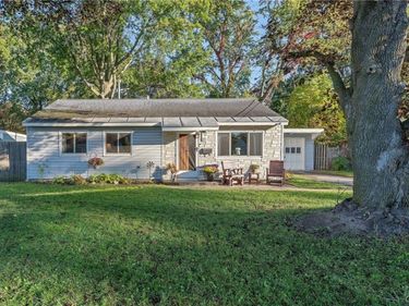 15 Devonshire Road , Syracuse, NY 13212
