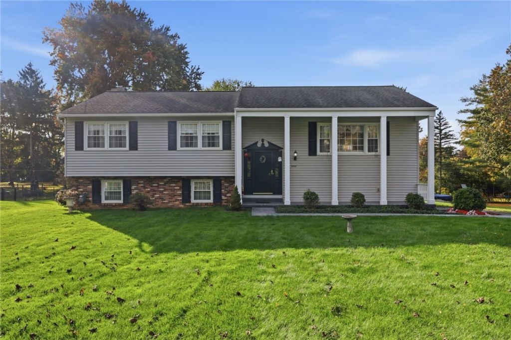 2093 Dublin Road, Penfield, NY 14526 Main Photo