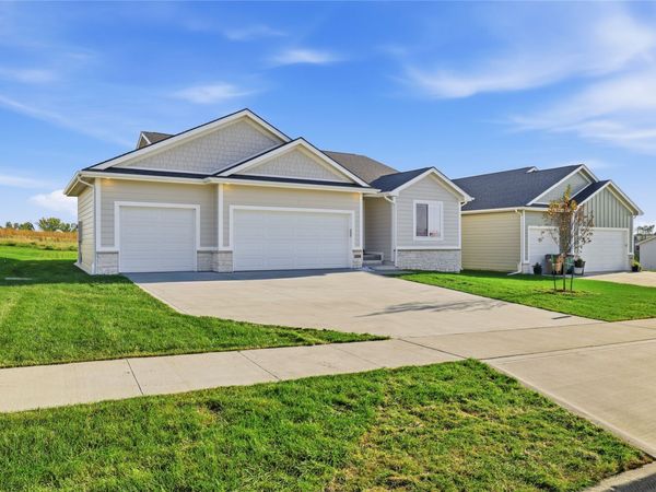 508 E Vista Lake Avenue, Polk City, IA 50226