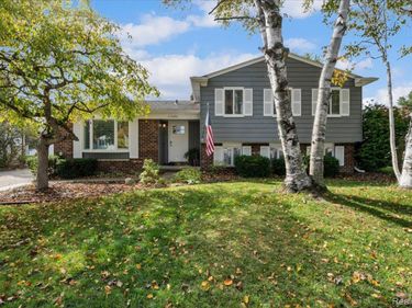 13086 Stratford Drive, Sterling Heights, Mi 48313