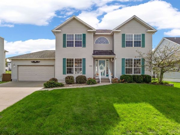 7019 Pleasant Ridge Drive SW, Cedar Rapids, IA 52404
