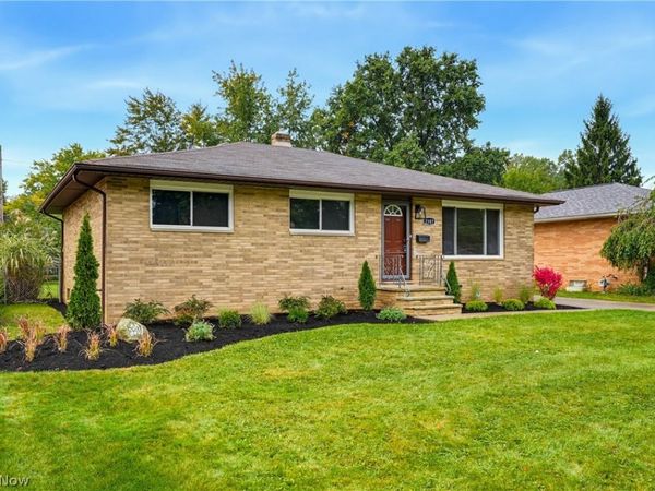 2307 Vinewood Drive , Parma, OH 44134