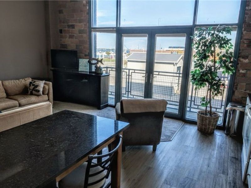 401 W Shoreline Drive, Unit 205, Sandusky, OH 44870 Photo 5