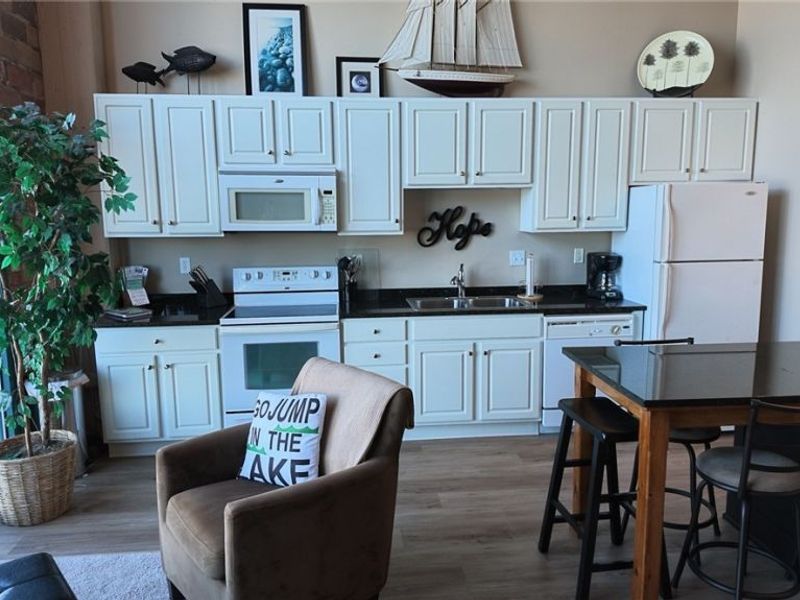 401 W Shoreline Drive, Unit 205, Sandusky, OH 44870 Photo 8