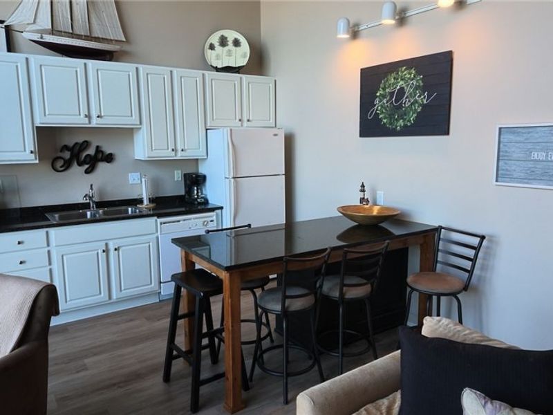 401 W Shoreline Drive, Unit 205, Sandusky, OH 44870 Photo 9