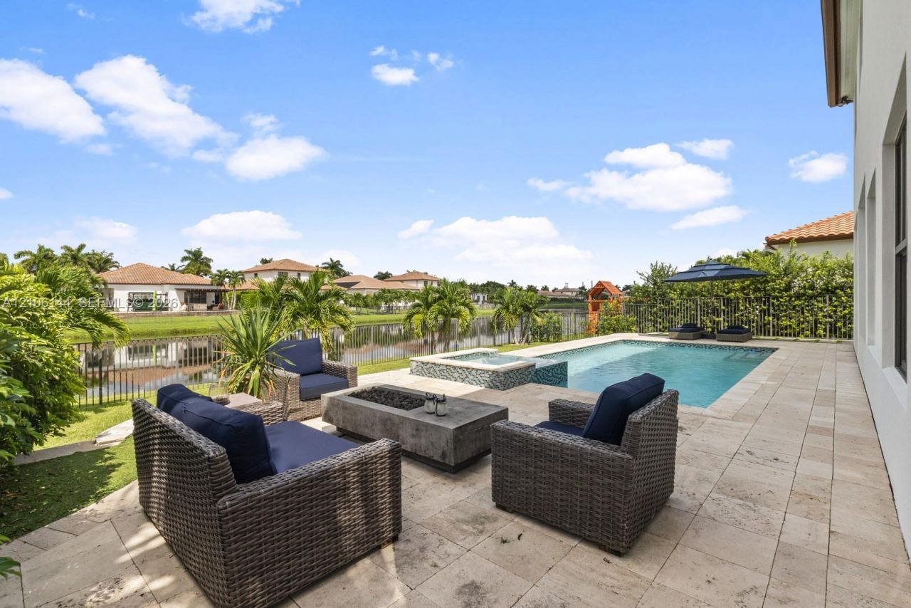 2812 NW 84th Ter , Cooper City, FL 33024 Photo