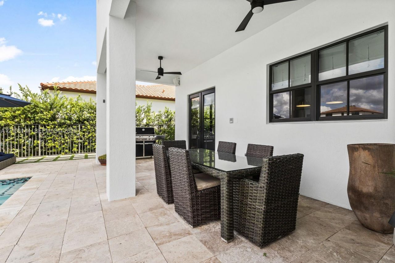 2812 NW 84th Ter , Cooper City, FL 33024 Photo