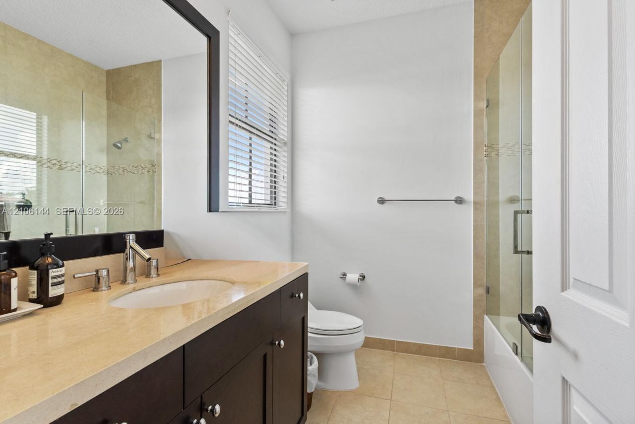 2812 NW 84th Ter , Cooper City, FL 33024 Photo