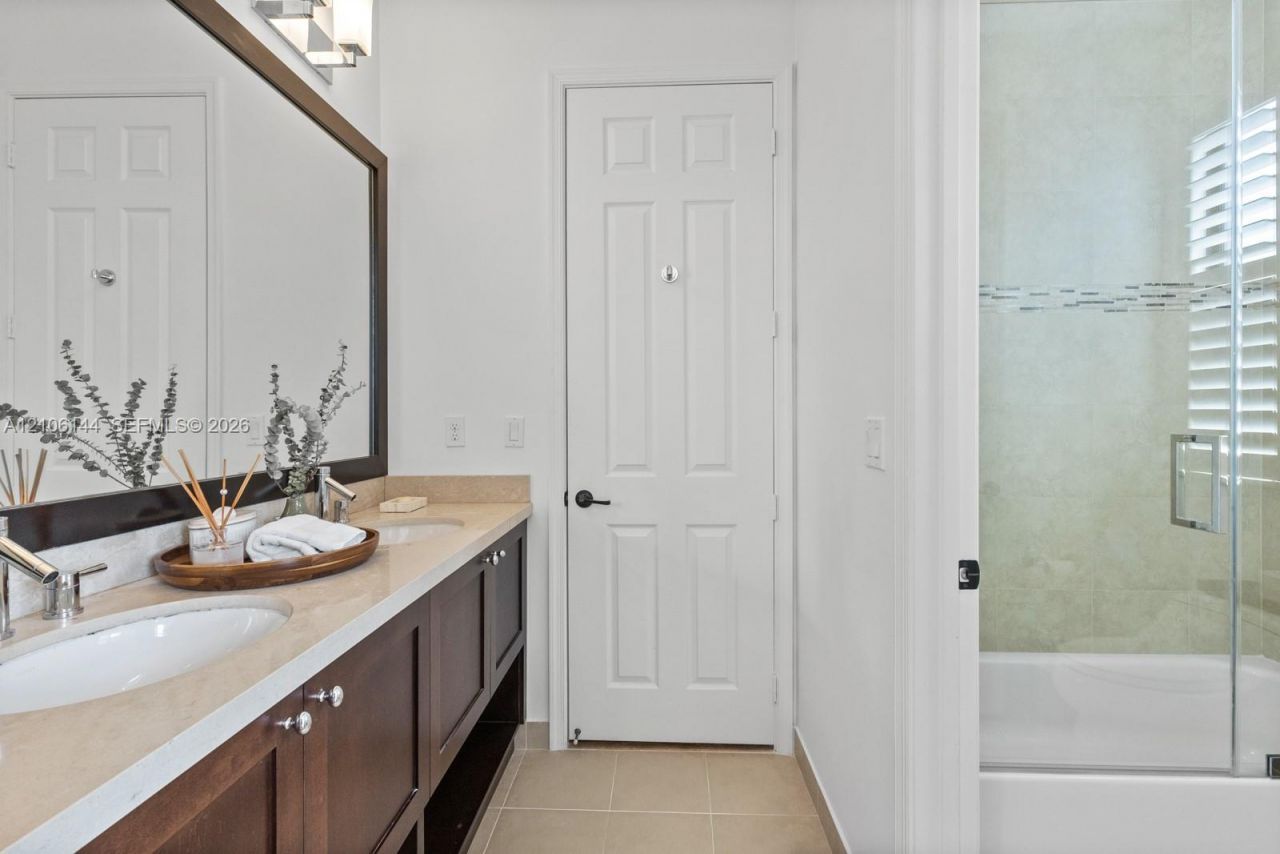 2812 NW 84th Ter , Cooper City, FL 33024 Photo