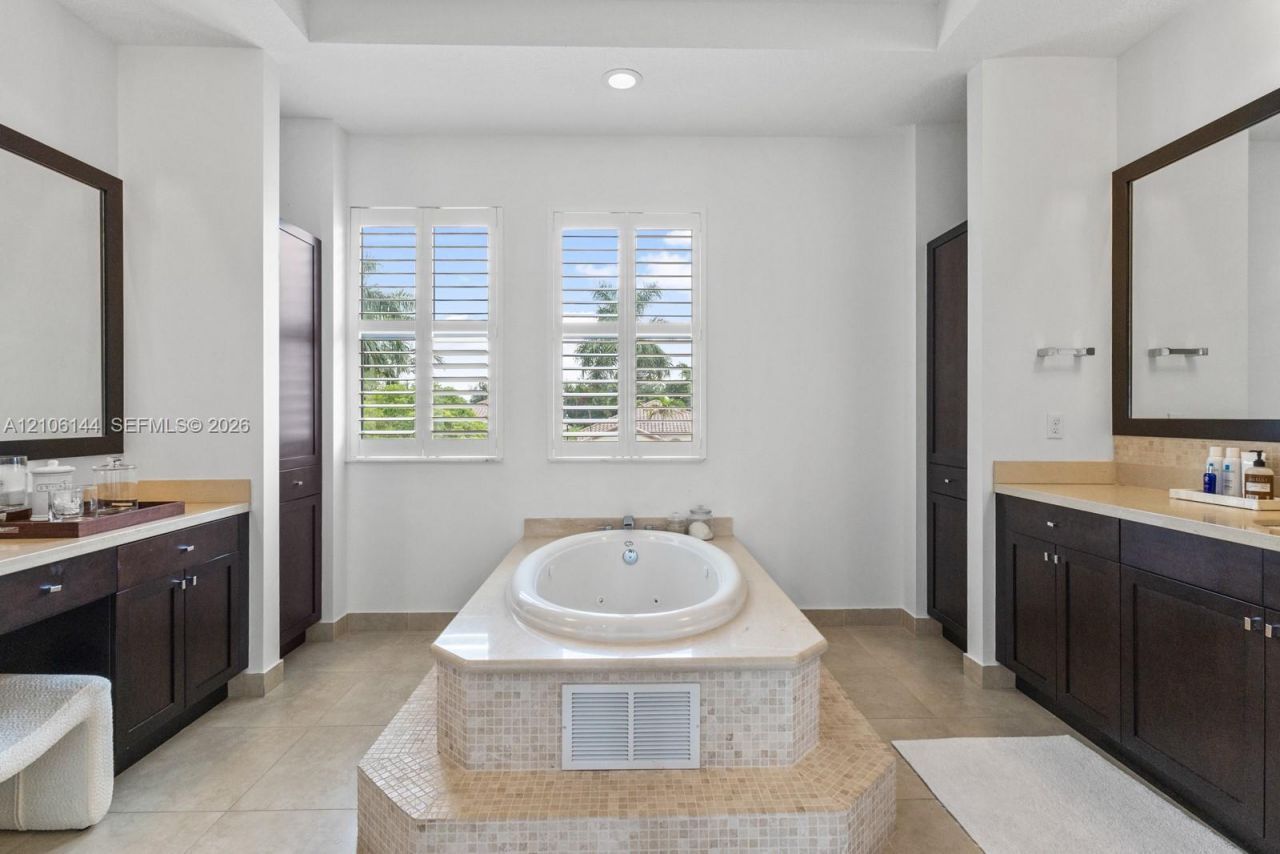 2812 NW 84th Ter , Cooper City, FL 33024 Photo