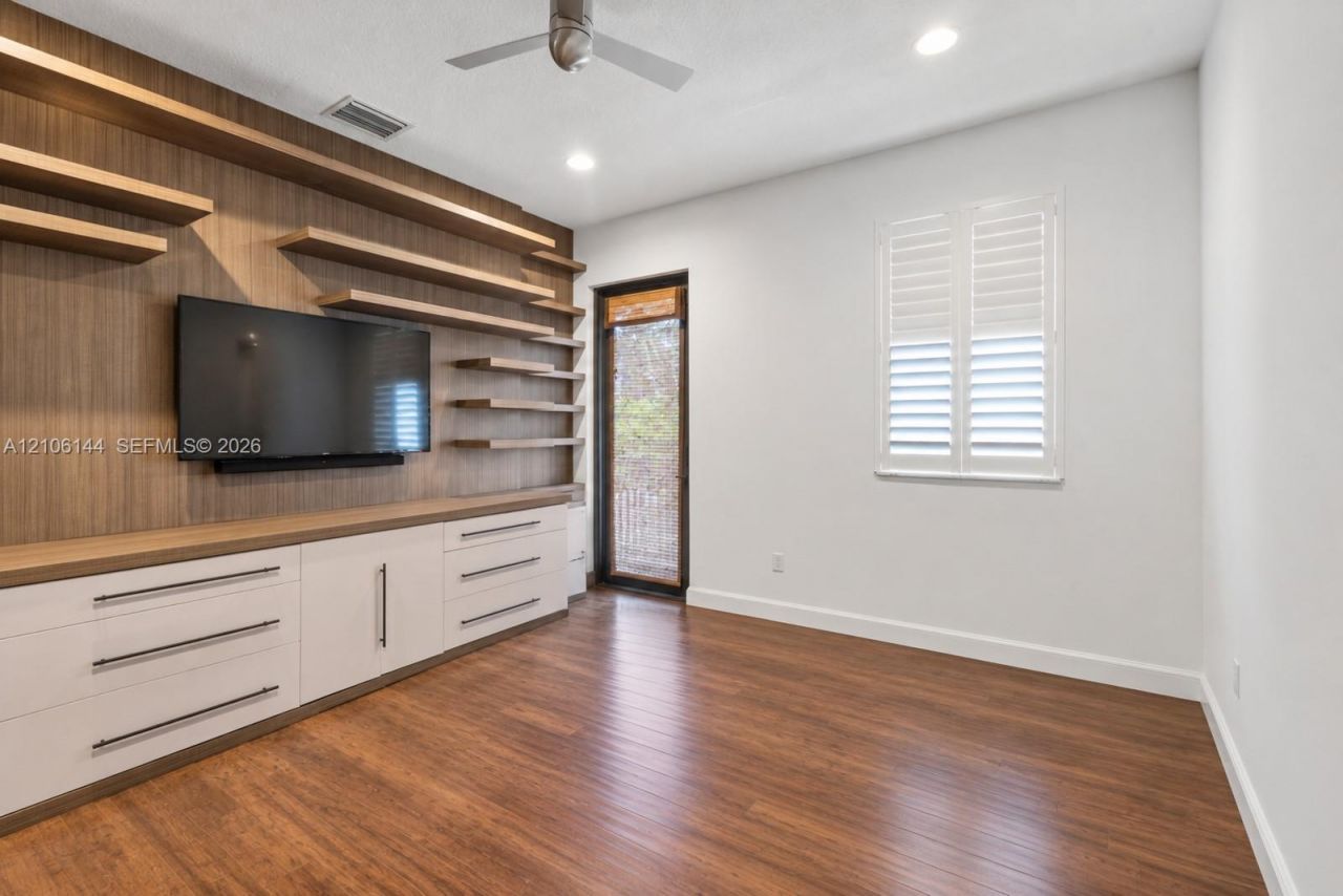 2812 NW 84th Ter , Cooper City, FL 33024 Photo