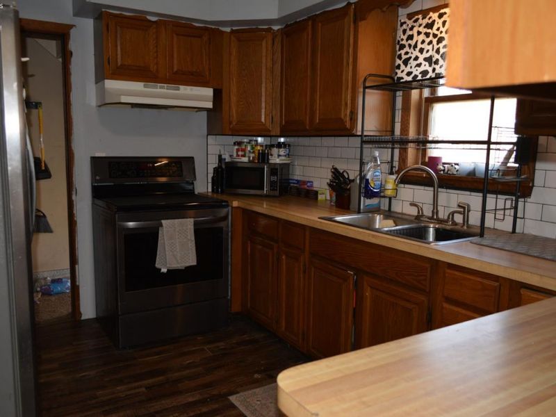 407 W Herrick Avenue, Wellington, OH 44090 Photo 7