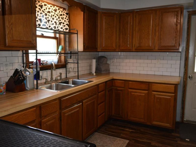 407 W Herrick Avenue, Wellington, OH 44090 Photo 8