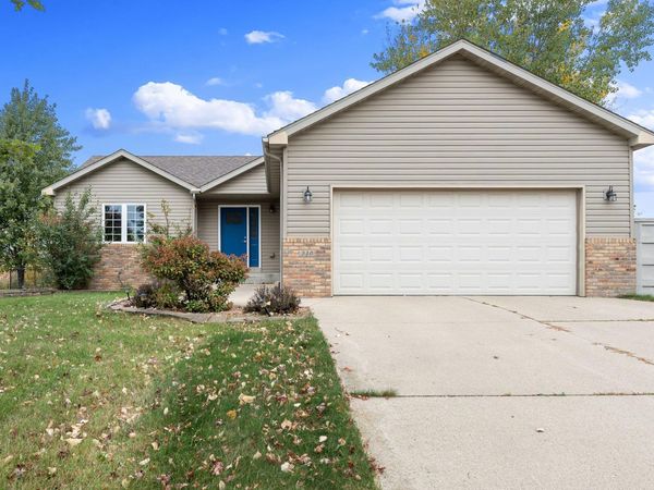 910 Lee Street NE, Owatonna, MN 55060