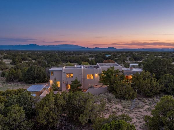 53 Camino Oriente , Santa Fe, NM 87508