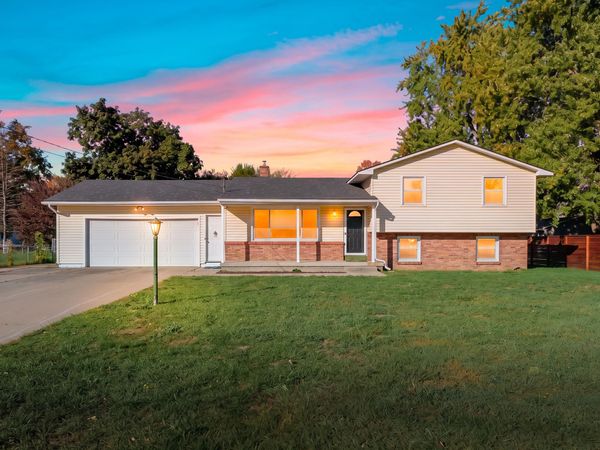 7643 Park Lane Avenue, Jenison, MI 49428