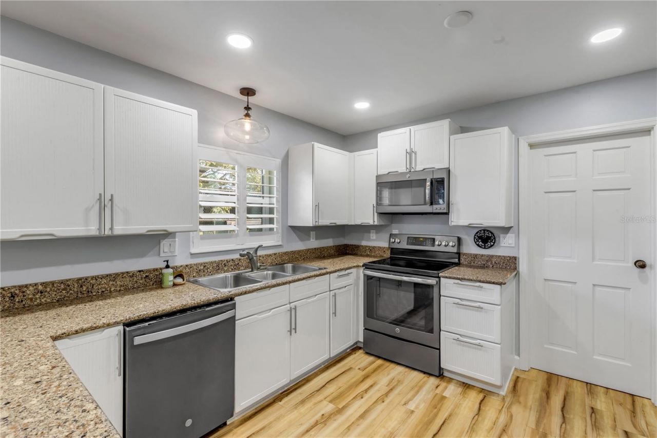 7 Oak Tree Drive, New Smyrna Beach, FL 32169 Photo