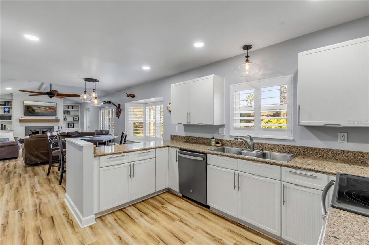 7 Oak Tree Drive, New Smyrna Beach, FL 32169 Photo