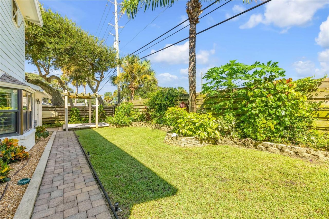 7 Oak Tree Drive, New Smyrna Beach, FL 32169 Photo