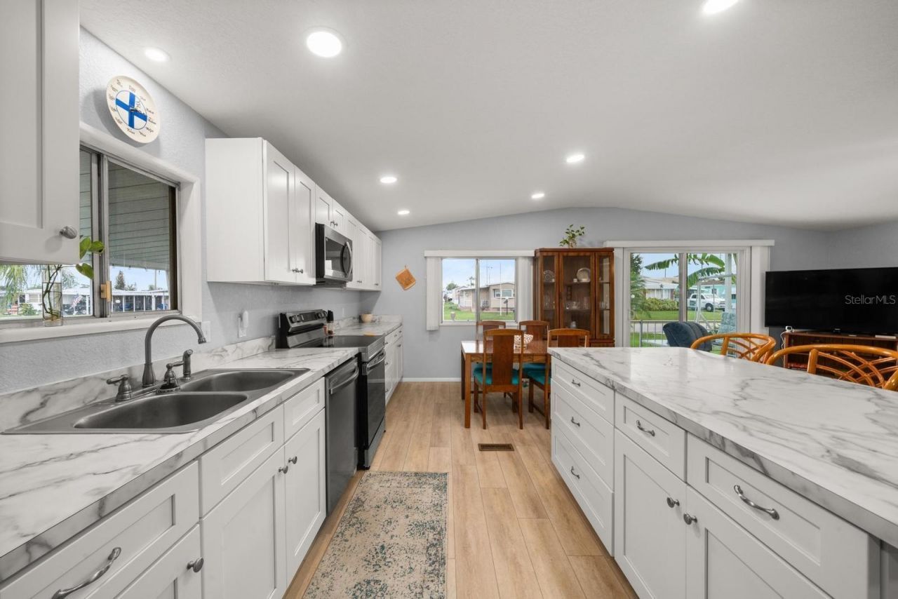 2024 E Robin Avenue , Sebring, FL 33870 Photo