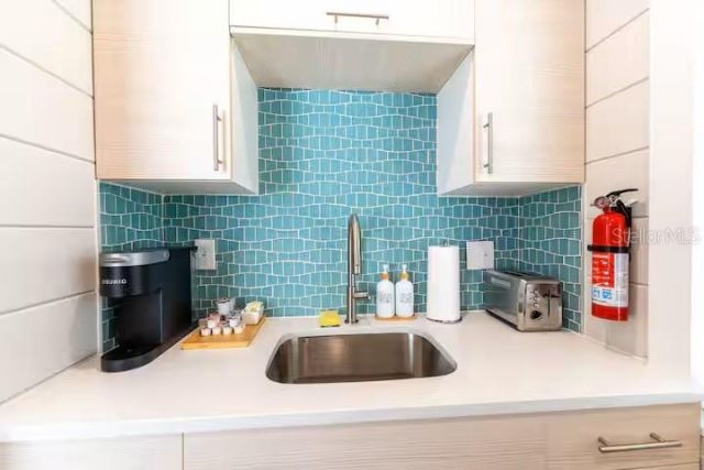 122 Coral Avenue , Redington Shores, FL 33708 Photo
