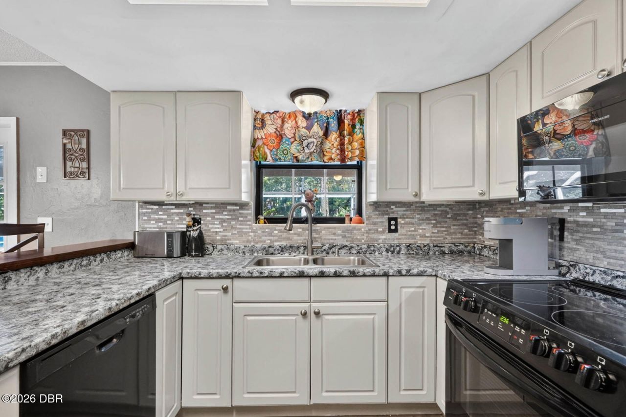 625 Wildwood Drive, New Smyrna Beach, FL 32168 Photo