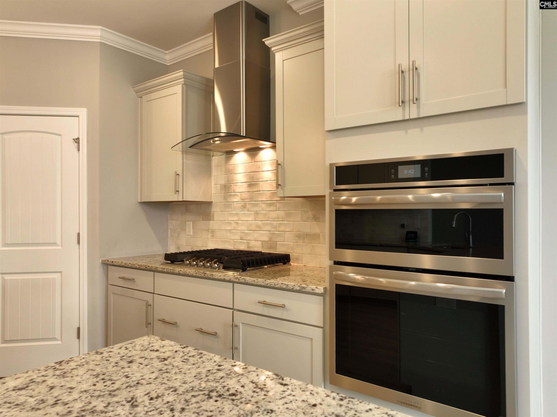 918 Appian Way  Photo 11