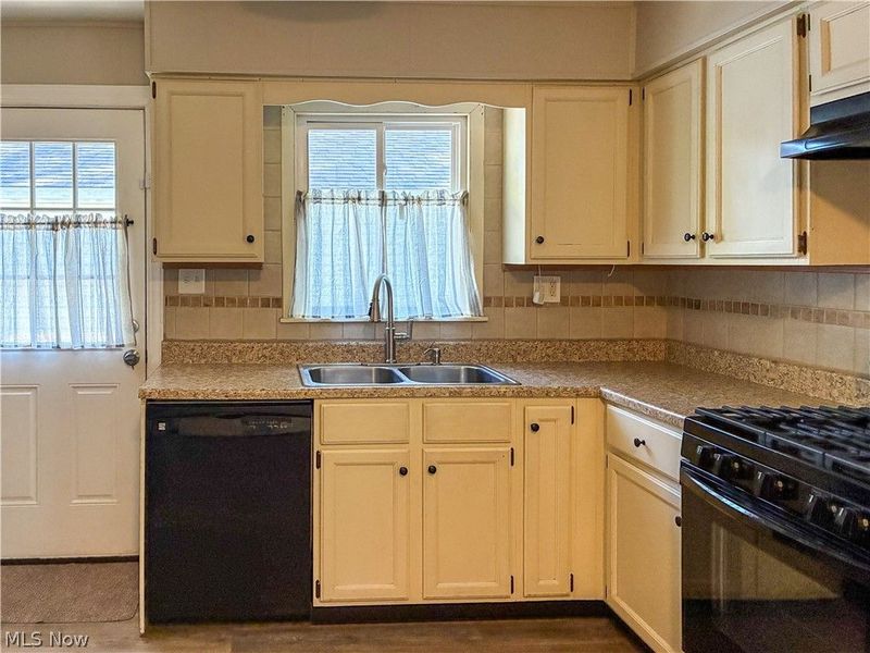 907 Fenton Street, Niles, OH 44446 Photo 6
