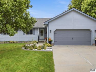 17015 Bohling Drive, Omaha, NE 68136