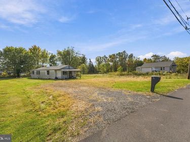 28 ALMONT ROAD, SELLERSVILLE, PA 18960