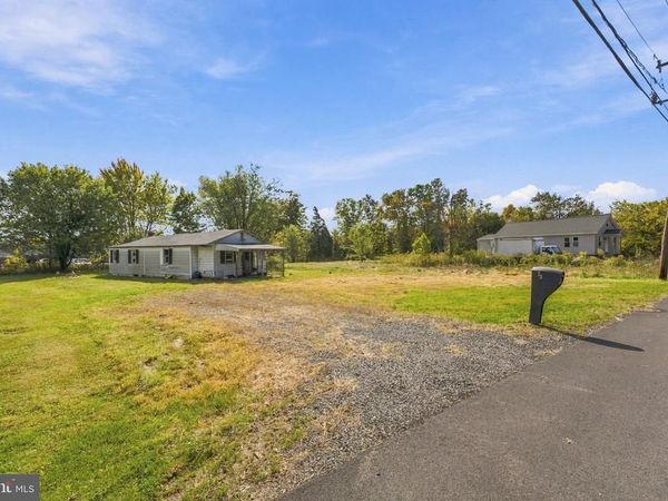 28 ALMONT ROAD, SELLERSVILLE, PA 18960