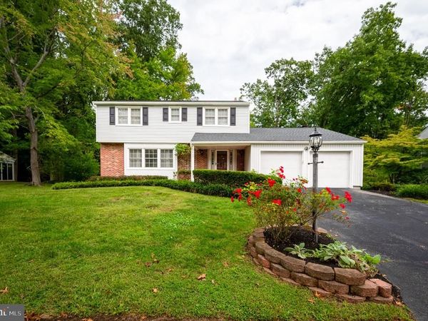 2409 SWEETBRIAR ROAD, WILMINGTON, DE 19810