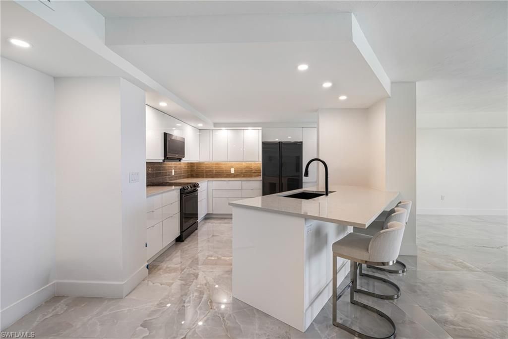 10951 Gulf Shore Dr, Unit 904, Naples, FL 34108 Photo