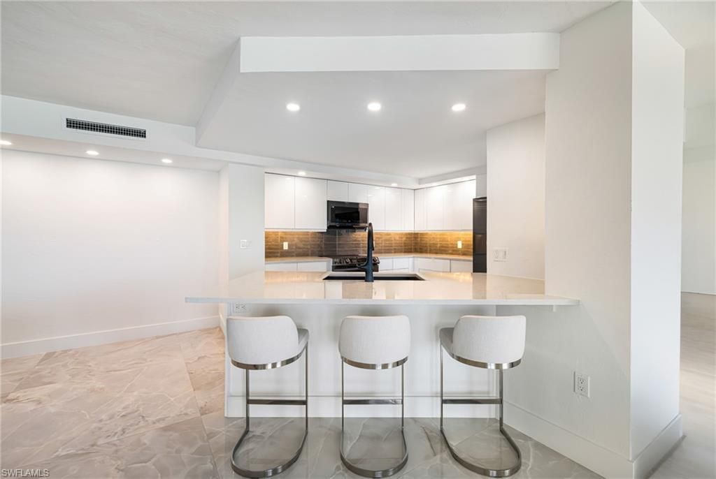 10951 Gulf Shore Dr, Unit 904, Naples, FL 34108 Photo