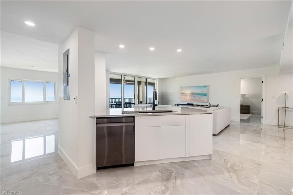 10951 Gulf Shore Dr, Unit 904, Naples, FL 34108 Photo