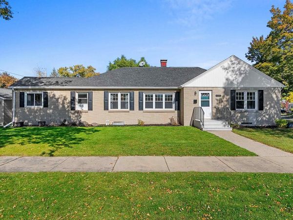 1132 MINAHAN STREET, Green Bay, WI 54303