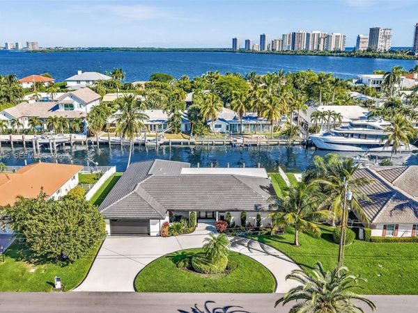 1170 Fairview Ln , Singer Island, FL 33404