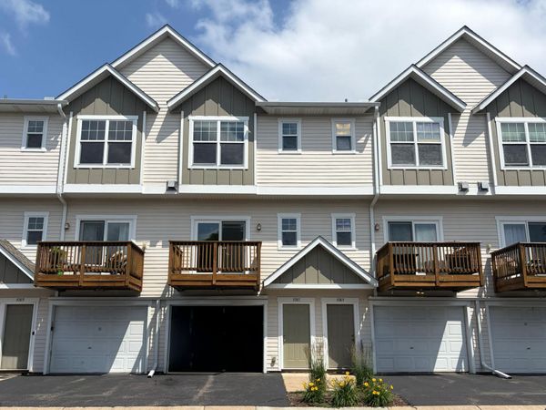 1087 Barclay Street , Saint Paul, MN 55106