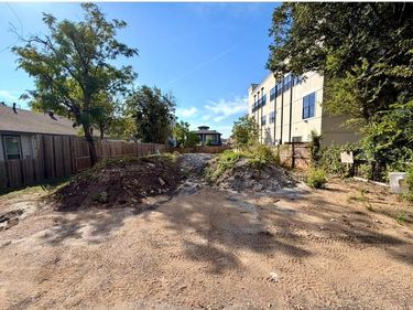 1022 Mobile Street , Dallas, TX 75208