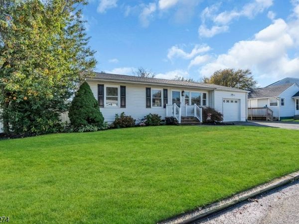 3163 Sterling St, Toms Rivership, NJ 08753