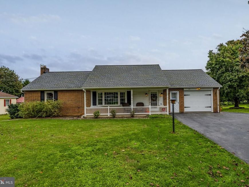 137 Ewell Road, East Earl, PA 17519 Main Photo